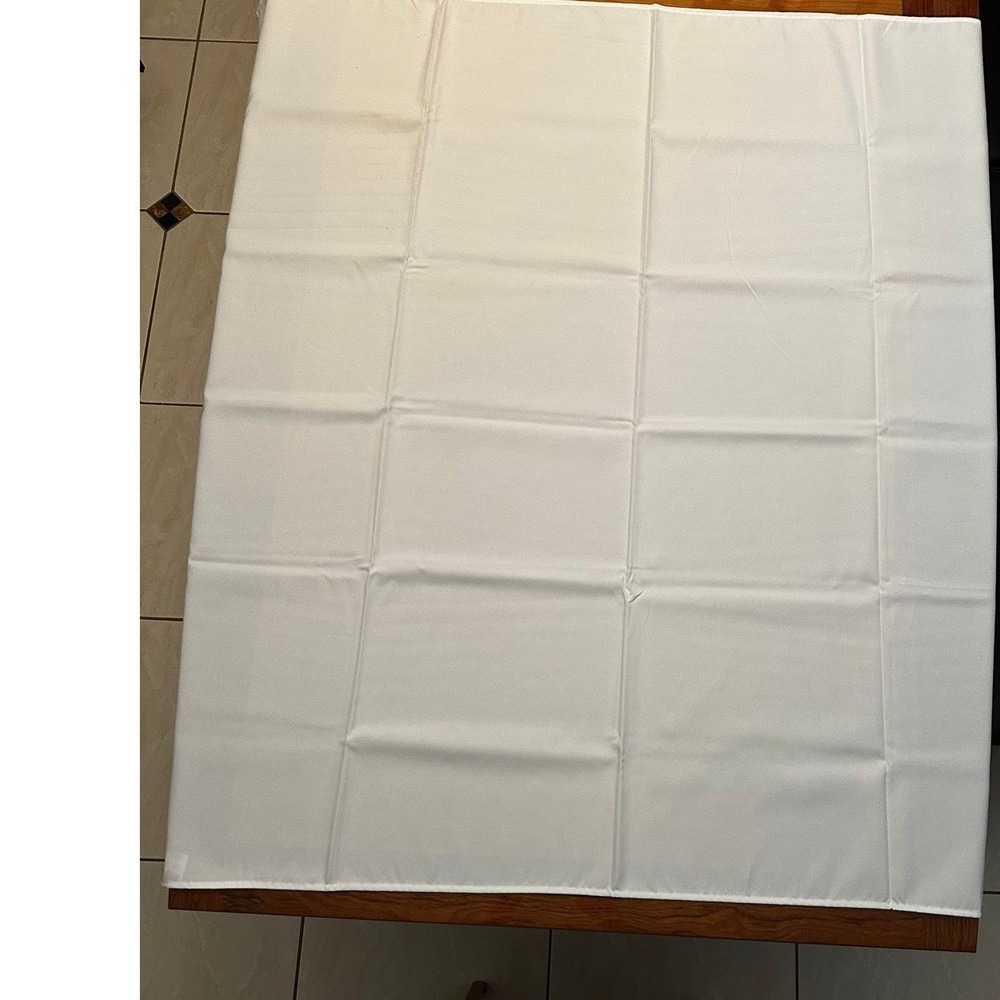Better Yet by Best Manufacturing White Square Tablecloth 52x52 Visa Fabric‎